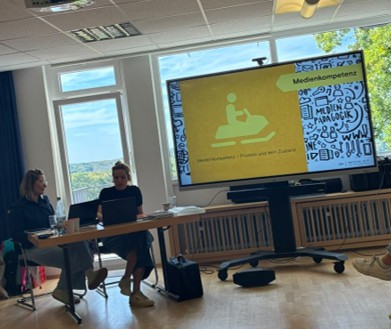 Thea Rohn und Nadine Zimmer - Seminar Medien RLP